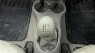 Used 2014 Nissan Micra [2010-2013] XV Petrol Petrol Manual interior GEAR  KNOB VIEW