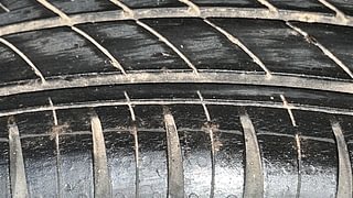 Used 2021 renault Kwid 1.0 RXT Opt Petrol Manual tyres LEFT REAR TYRE TREAD VIEW
