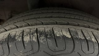 Used 2020 Hyundai Venue [2019-2022] SX Plus 1.0 Turbo DCT Petrol Automatic tyres RIGHT REAR TYRE TREAD VIEW