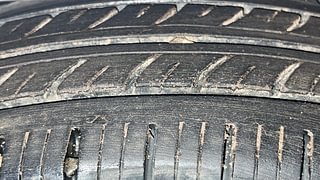 Used 2015 Maruti Suzuki Alto 800 [2012-2016] Lxi Petrol Manual tyres LEFT REAR TYRE TREAD VIEW