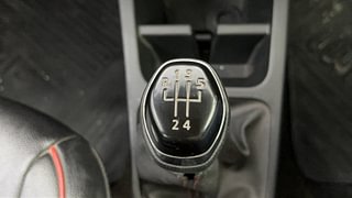 Used 2021 renault Kwid 1.0 RXT Opt Petrol Manual interior GEAR  KNOB VIEW