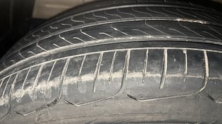 Used 2015 Maruti Suzuki Ertiga [2015-2018] VXI AT Petrol Automatic tyres LEFT FRONT TYRE TREAD VIEW