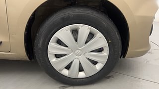 Used 2015 Maruti Suzuki Ertiga [2015-2018] VXI AT Petrol Automatic tyres RIGHT FRONT TYRE RIM VIEW