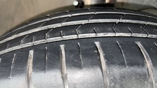 Used 2022 Maruti Suzuki Swift ZXI Plus AMT Dual Tone Petrol Automatic tyres RIGHT FRONT TYRE TREAD VIEW