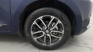 Used 2022 Maruti Suzuki Swift ZXI Plus AMT Dual Tone Petrol Automatic tyres RIGHT FRONT TYRE RIM VIEW