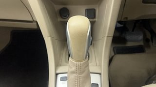 Used 2015 Maruti Suzuki Ertiga [2015-2018] VXI AT Petrol Automatic interior GEAR  KNOB VIEW