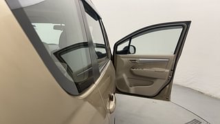 Used 2015 Maruti Suzuki Ertiga [2015-2018] VXI AT Petrol Automatic interior RIGHT FRONT DOOR OPEN VIEW
