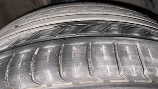 Used 2013 Volkswagen Polo [2010-2014] Highline1.2L (P) Petrol Manual tyres RIGHT FRONT TYRE TREAD VIEW