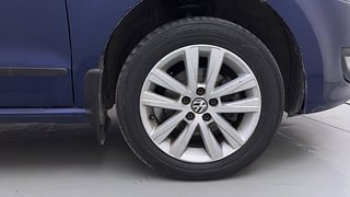 Used 2013 Volkswagen Polo [2010-2014] Highline1.2L (P) Petrol Manual tyres RIGHT FRONT TYRE RIM VIEW