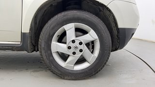 Used 2016 Renault Duster [2012-2015] 85 PS RxL Diesel Manual tyres RIGHT FRONT TYRE RIM VIEW