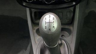 Used 2016 Renault Duster [2012-2015] 85 PS RxL Diesel Manual interior GEAR  KNOB VIEW