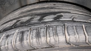 Used 2013 Volkswagen Polo [2010-2014] Highline1.2L (P) Petrol Manual tyres RIGHT REAR TYRE TREAD VIEW