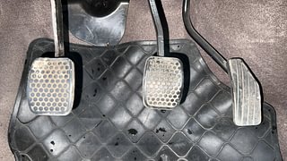 Used 2013 Maruti Suzuki Estilo [2009-2014] VXi Petrol Manual interior PEDALS VIEW