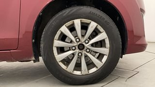 Used 2013 Maruti Suzuki Ertiga [2012-2015] ZDi Diesel Manual tyres RIGHT FRONT TYRE RIM VIEW