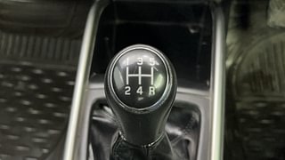 Used 2016 Maruti Suzuki Baleno [2015-2019] Alpha Petrol Petrol Manual interior GEAR  KNOB VIEW