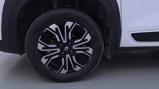 Used 2021 Renault Kiger RXZ Turbo CVT Petrol Automatic tyres LEFT FRONT TYRE RIM VIEW