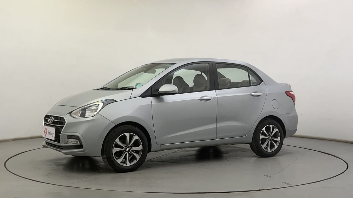 LEFT FRONT CORNER VIEW