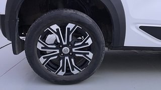 Used 2021 Renault Kiger RXZ Turbo CVT Petrol Automatic tyres RIGHT REAR TYRE RIM VIEW