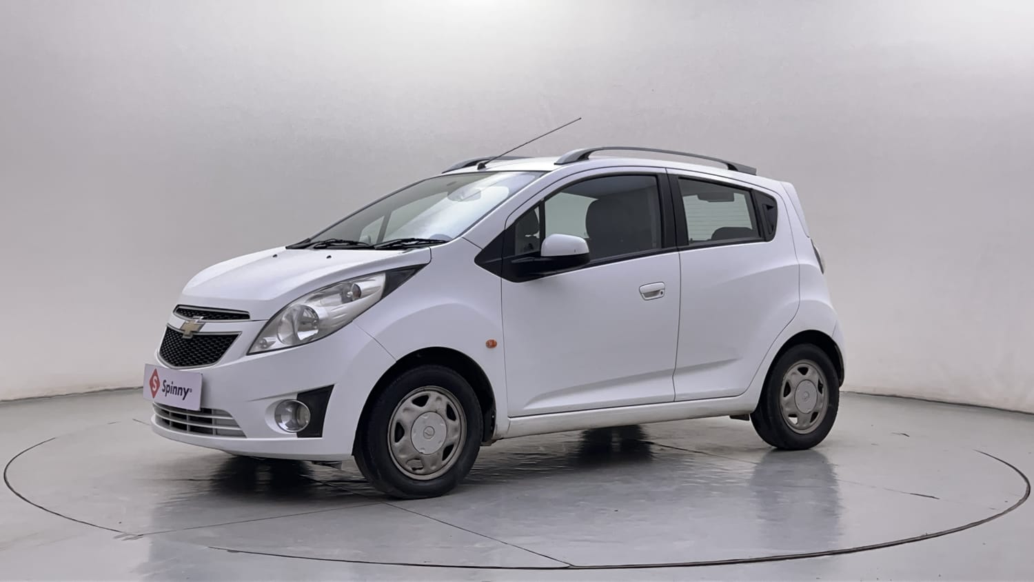 LEFT FRONT CORNER VIEW