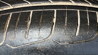 Used 2020 Maruti Suzuki Ciaz Alpha Petrol Petrol Manual tyres RIGHT FRONT TYRE TREAD VIEW