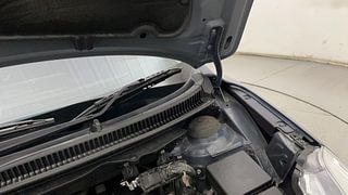 Used 2018 Maruti Suzuki Baleno [2015-2019] Zeta AT Petrol Petrol Automatic engine ENGINE LEFT SIDE HINGE & APRON VIEW