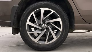 Used 2018 volkswagen Vento 1.2L Highline Petrol AT Petrol Automatic tyres RIGHT REAR TYRE RIM VIEW