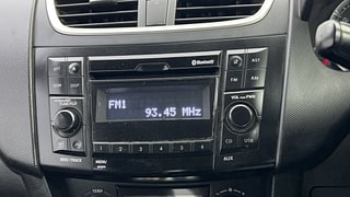 Used 2017 Maruti Suzuki Swift [2011-2017] ZXi Petrol Manual top_features Integrated (in-dash) music system