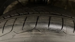 Used 2019 Maruti Suzuki Swift [2017-2020] ZDi Diesel Manual tyres LEFT FRONT TYRE TREAD VIEW