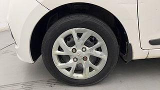 Used 2015 Hyundai Grand i10 [2013-2017] Sportz 1.2 Kappa VTVT Petrol Manual tyres LEFT FRONT TYRE RIM VIEW