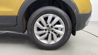Used 2022 Volkswagen Taigun Highline 1.0 TSI AT Petrol Automatic tyres LEFT REAR TYRE RIM VIEW