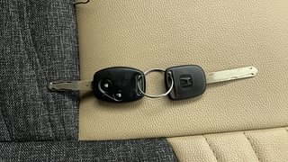 Used 2016 Honda Amaze 1.2L SX Petrol Manual extra CAR KEY VIEW