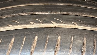 Used 2022 Volkswagen Taigun Highline 1.0 TSI AT Petrol Automatic tyres RIGHT FRONT TYRE TREAD VIEW
