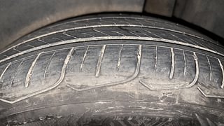 Used 2016 Maruti Suzuki Ertiga [2015-2018] VXI AT Petrol Automatic tyres LEFT REAR TYRE TREAD VIEW