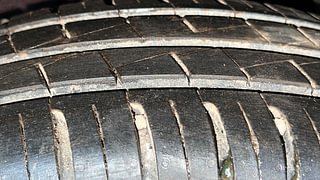 Used 2023 Renault Kwid 1.0 RXT SCE Petrol Manual tyres RIGHT REAR TYRE TREAD VIEW