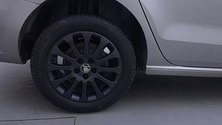Used 2015 Skoda Rapid [2011-2016] Elegance Plus Diesel MT Diesel Manual tyres RIGHT REAR TYRE RIM VIEW