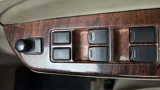 Used 2016 Maruti Suzuki Ertiga [2015-2018] VXI AT Petrol Automatic top_features Adjustable ORVM