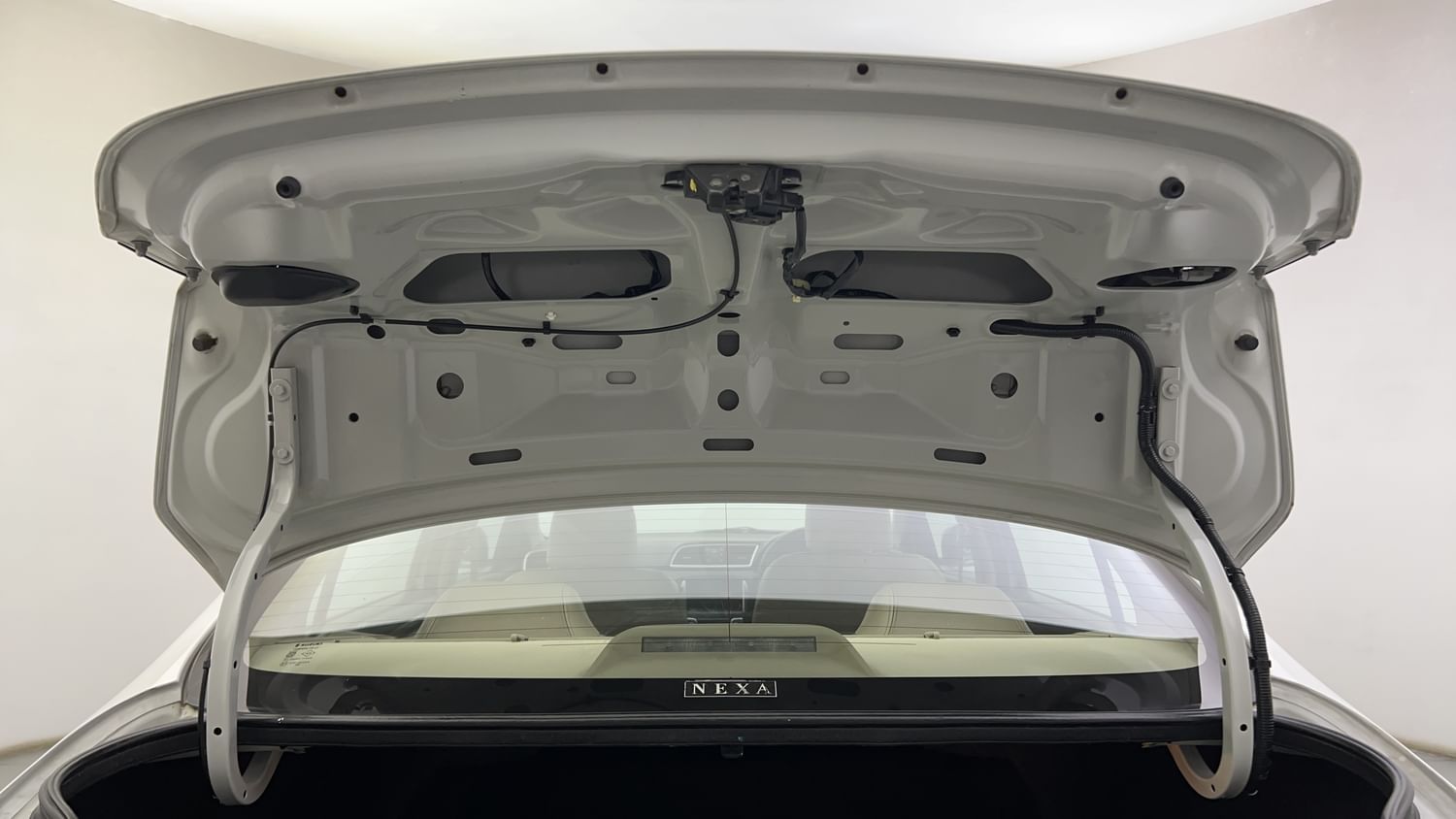 New Maruti Suzuki Ciaz interior DICKY DOOR OPEN VIEW