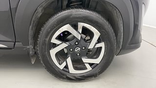Used 2023 Nissan Magnite XV Premium Turbo CVT Petrol Automatic tyres RIGHT FRONT TYRE RIM VIEW