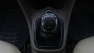 Used 2015 Skoda Rapid [2011-2016] Elegance Plus Diesel MT Diesel Manual interior GEAR  KNOB VIEW