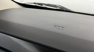 Used 2022 Renault Triber RXT Petrol Manual top_features Airbags