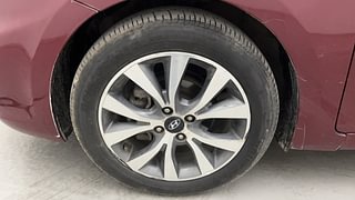 Used 2014 Hyundai Verna [2011-2015] Fluidic 1.6 CRDi SX Diesel Manual tyres LEFT FRONT TYRE RIM VIEW