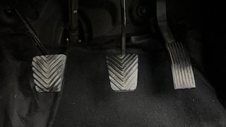 Used 2018 Hyundai Elite i20 [2018-2020] Asta 1.2 Dual Tone Petrol Manual interior PEDALS VIEW