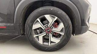 Used 2022 Kia Sonet GTX Plus 1.0 iMT Petrol Manual tyres RIGHT FRONT TYRE RIM VIEW