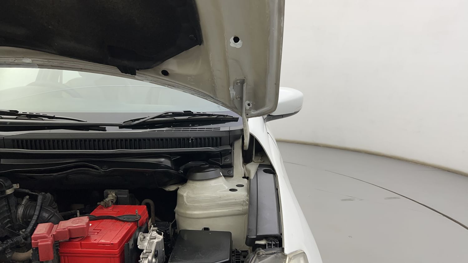 New Maruti Suzuki Ciaz engine ENGINE LEFT SIDE HINGE & APRON VIEW