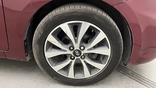 Used 2014 Hyundai Verna [2011-2015] Fluidic 1.6 CRDi SX Diesel Manual tyres RIGHT FRONT TYRE RIM VIEW