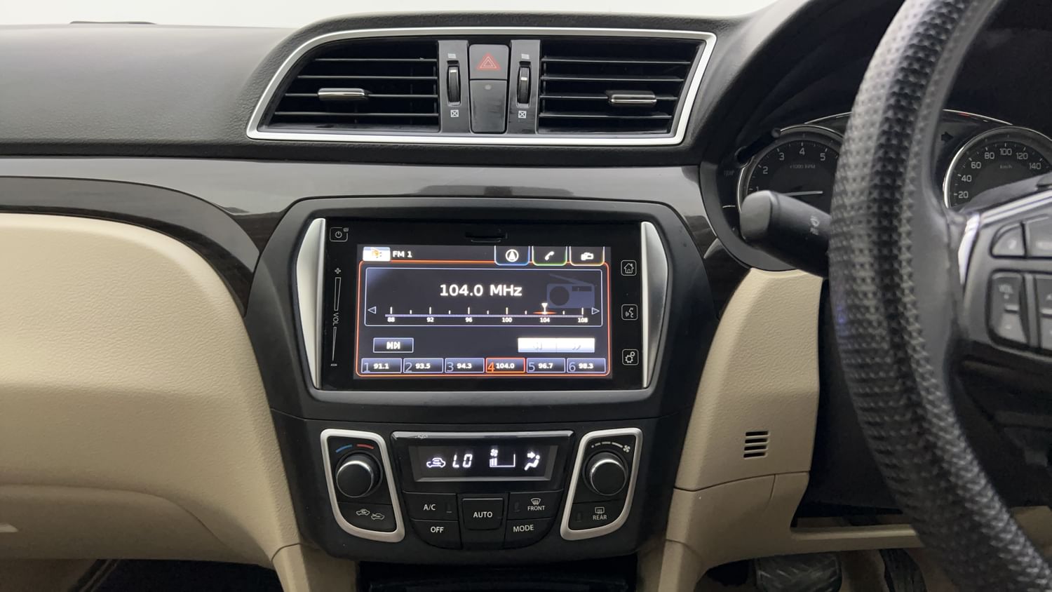 New Maruti Suzuki Ciaz interior MUSIC SYSTEM & AC CONTROL VIEW