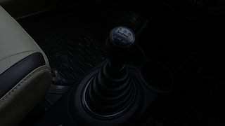 Used 2014 Honda Brio [2011-2016] EX MT Petrol Manual interior GEAR  KNOB VIEW