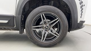 Used 2022 Renault Kiger RXT Turbo CVT Petrol Automatic tyres RIGHT FRONT TYRE RIM VIEW