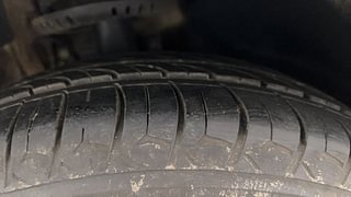 Used 2014 Volkswagen Polo [2010-2014] Highline1.2L (P) Petrol Manual tyres RIGHT FRONT TYRE TREAD VIEW