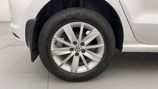 Used 2014 Volkswagen Polo [2010-2014] Highline1.2L (P) Petrol Manual tyres RIGHT REAR TYRE RIM VIEW